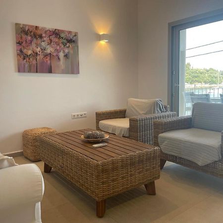 Villa Elsi Upper Apartment Каламі Екстер'єр фото