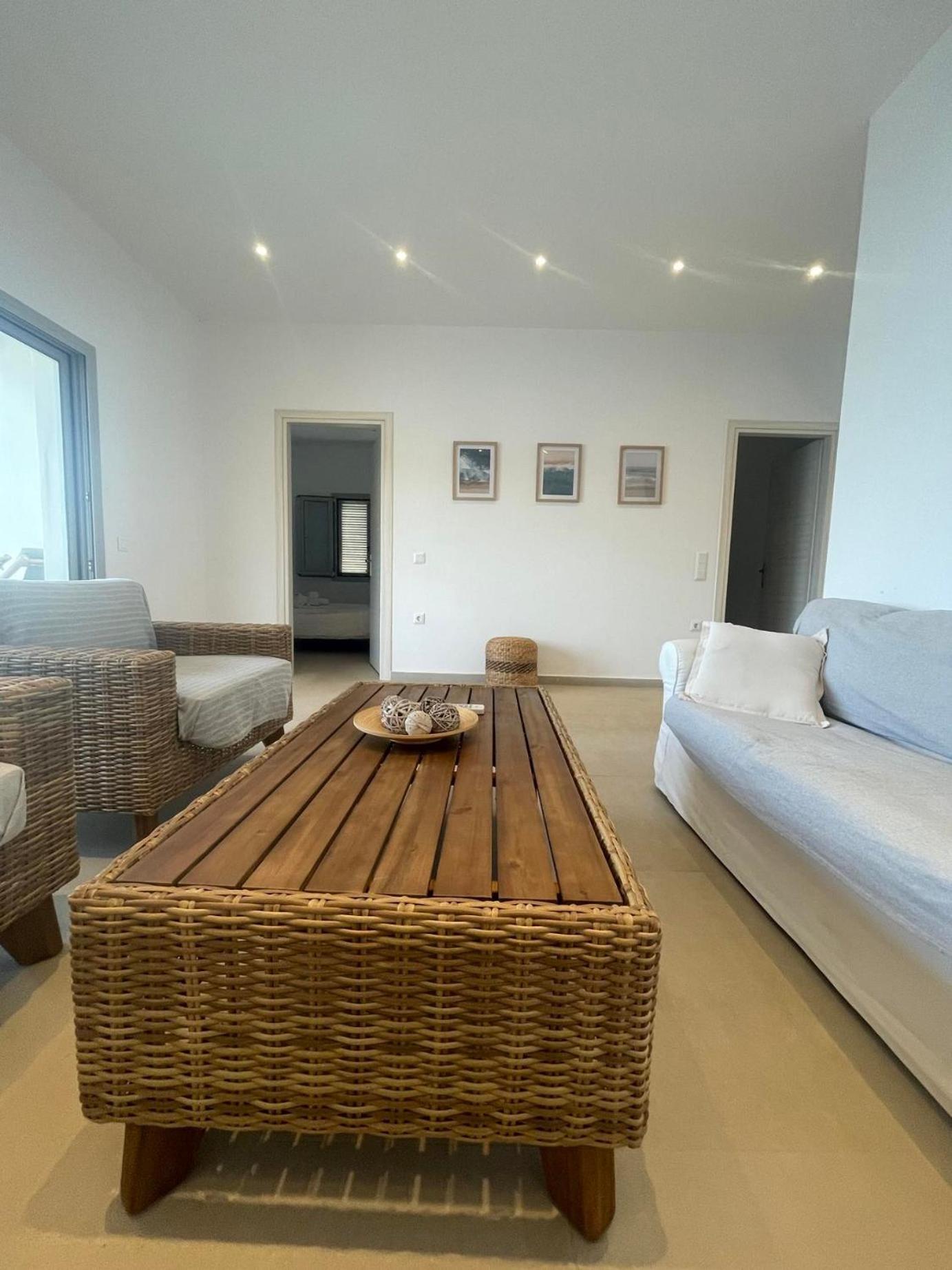 Villa Elsi Upper Apartment Каламі Екстер'єр фото